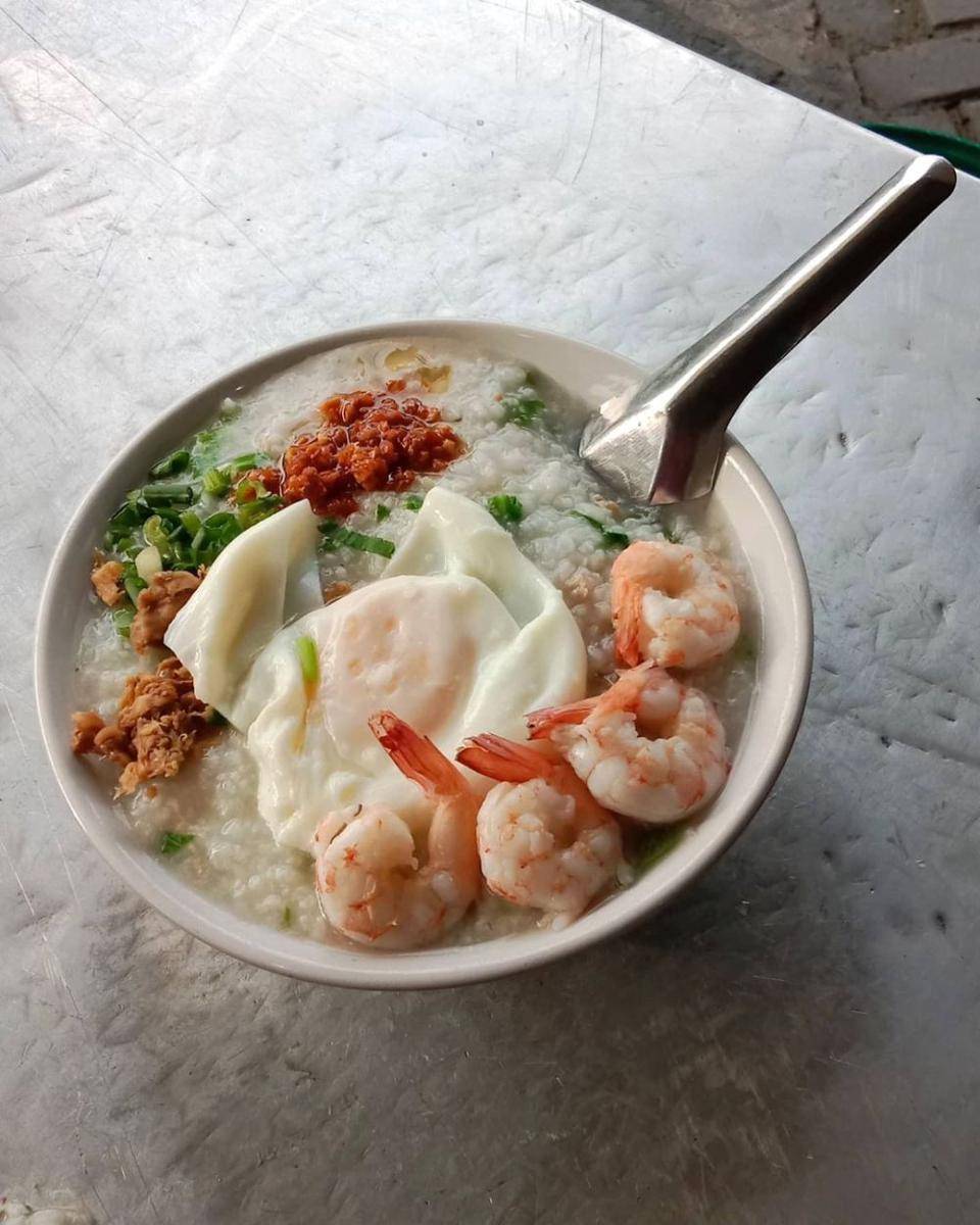 Bubur Babi Kanton, Pontianak (instagram.com/bubur_kanton)