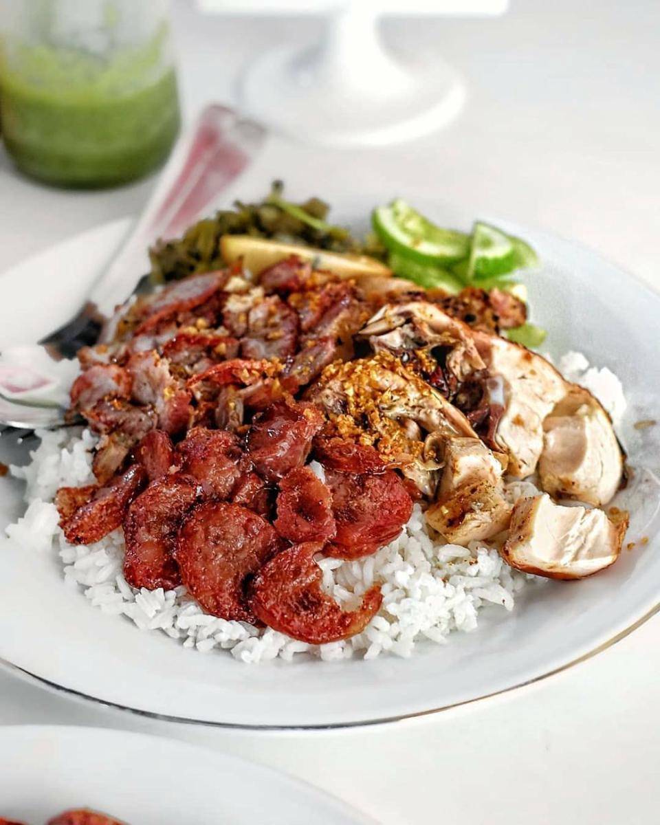 Nasi Akwang, Pontianak (instagram.com/arif_b_s)