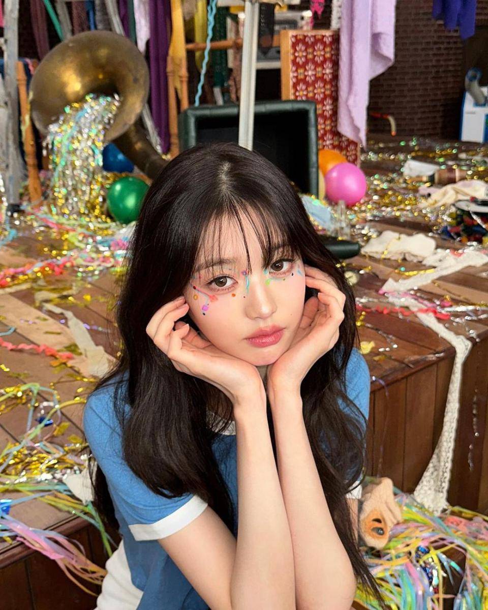 Wonyoung di Comeback I'VE MINE (instagram.com/for_everyoung10)