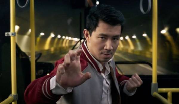 Shang Chi dengan teknik Kung-Fu (dok. Marvel Studios/Shang-Chi and the Legend of the Ten Rings)