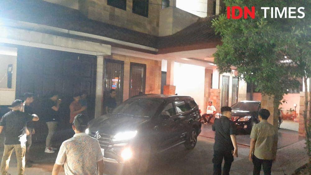 Syahrul YL Tinggalkan Rumah Ibu di Makassar, Terbang ke Jakarta?