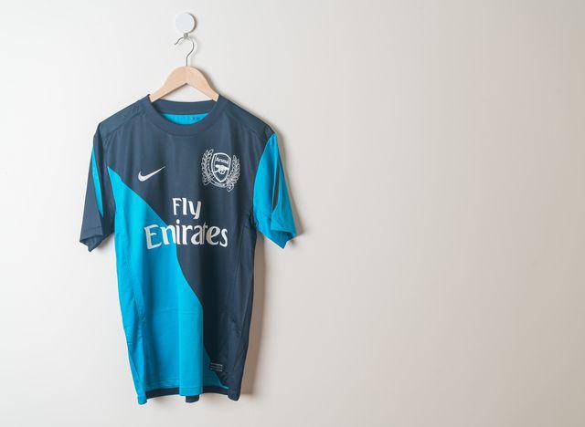 ilustrasi jersey (vecteezy.com/Natthapon Ngamnithiporn)