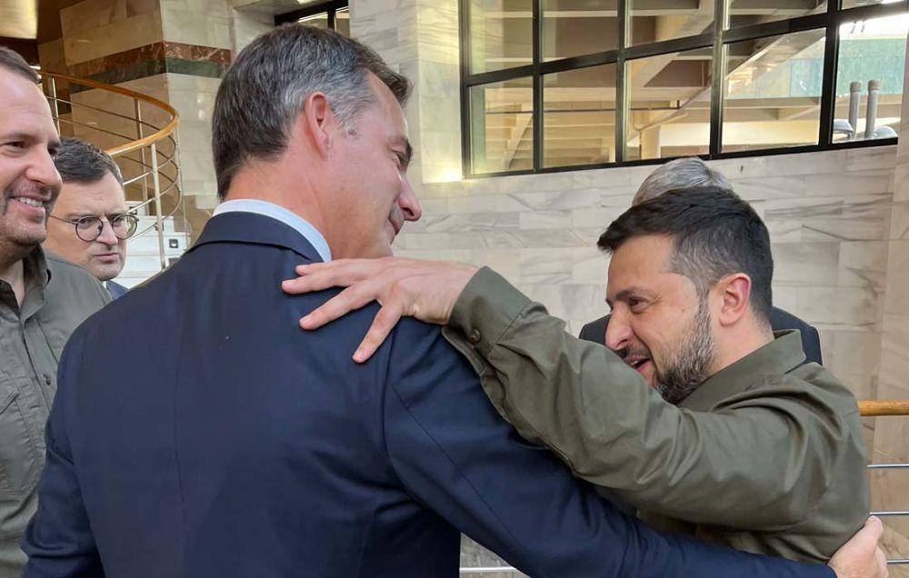 PM Belgia Alexander De Croo dan Presiden Ukraina Volodymyr Zelenskyy (Twitter.com/Alexander De Croo)