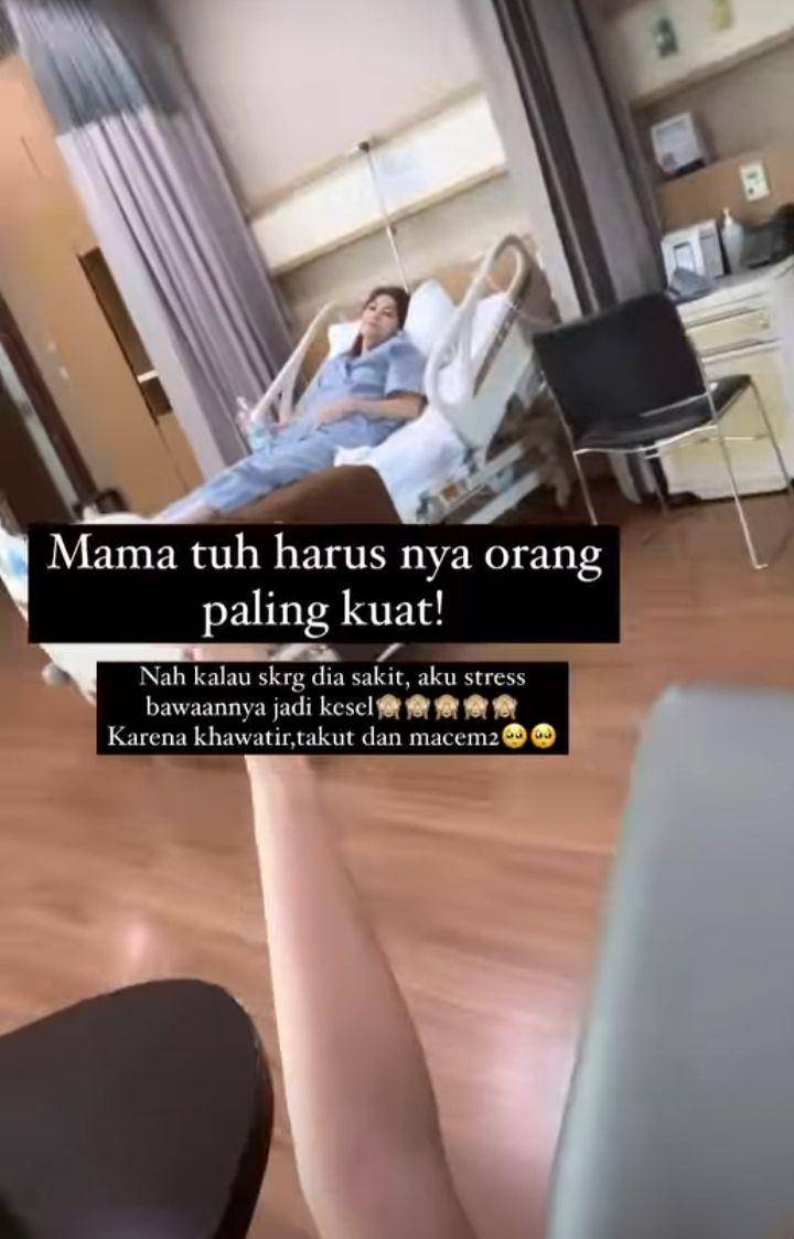 Ibu Nia Ramadhani sakit (Instagram.com/ramadhaniabakrie)