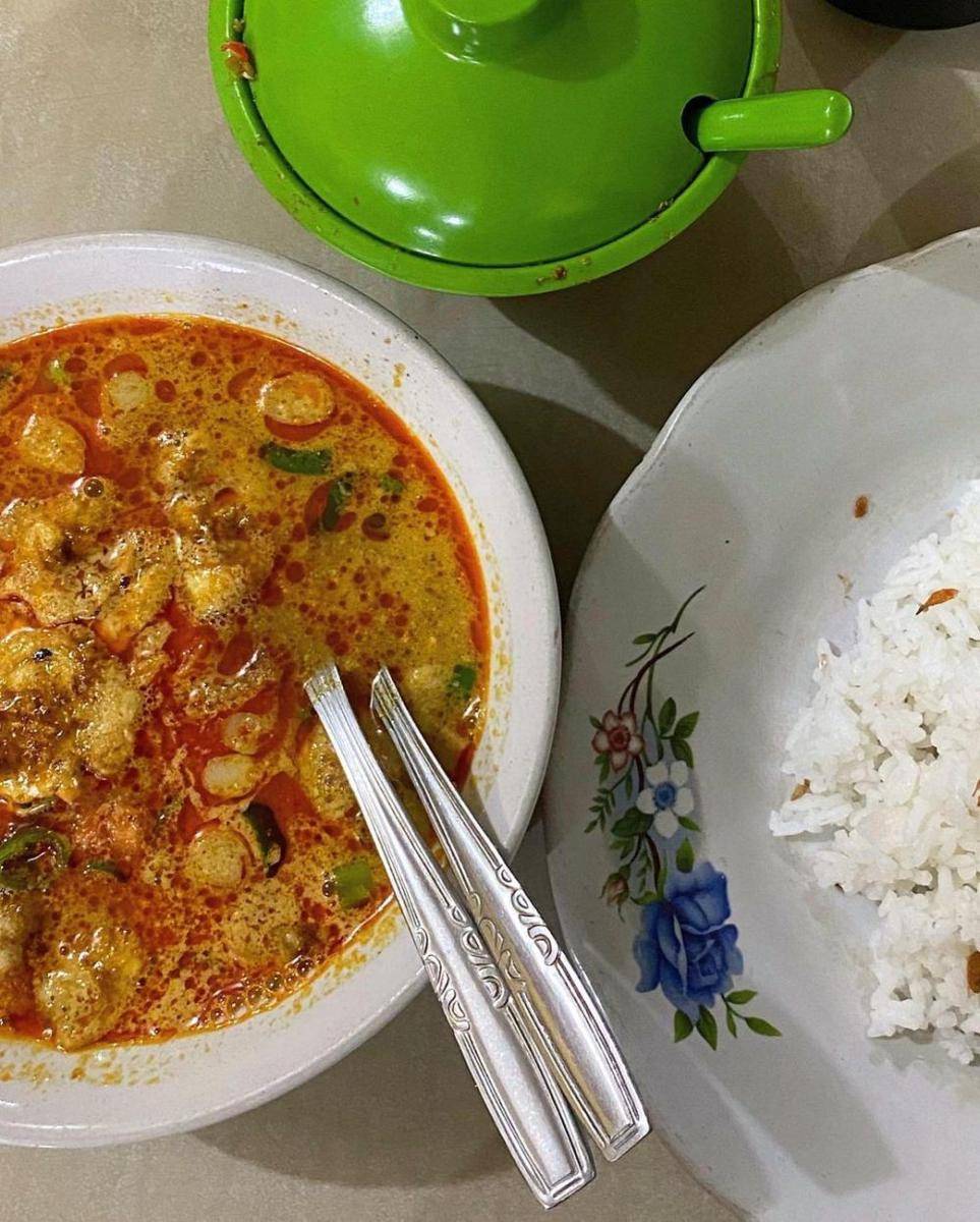Soto Kaki dan Daging Sapi Bogor H. M. Effendi (instagram.com/makansampaiwareg)