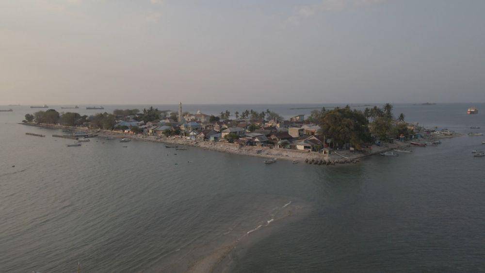 Pulau Lae-lae, salah satu lokasi penyaluran Bansos Sembako dan PKH di kepulauan di Sulawesi Selatan. (Dok. Pos Indonesia)