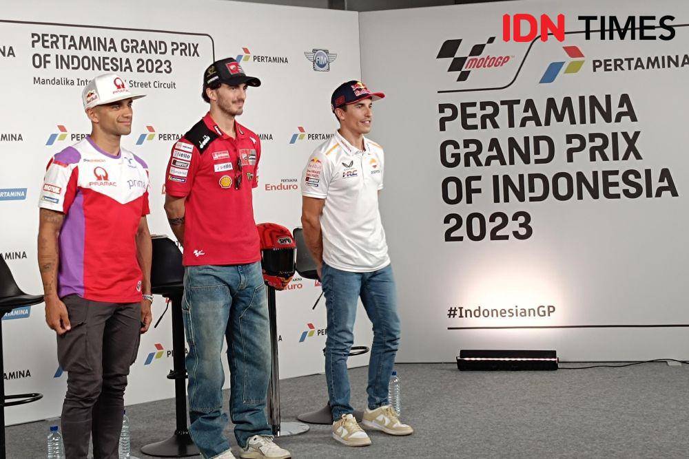 Jorge Martin, Francesco Bagnaia, Marc Marquez hadir di jumpa pers jelang balapan MotoGP Indonesia 2023, Kamis (12/10/2023). (IDN Times/Tino)