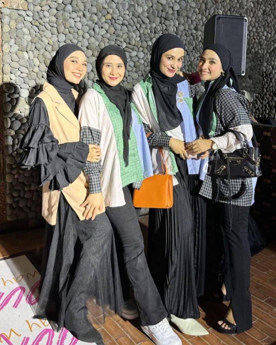 potret Ryana Dea dan rekan artis (instagram.com/ryana_dea)