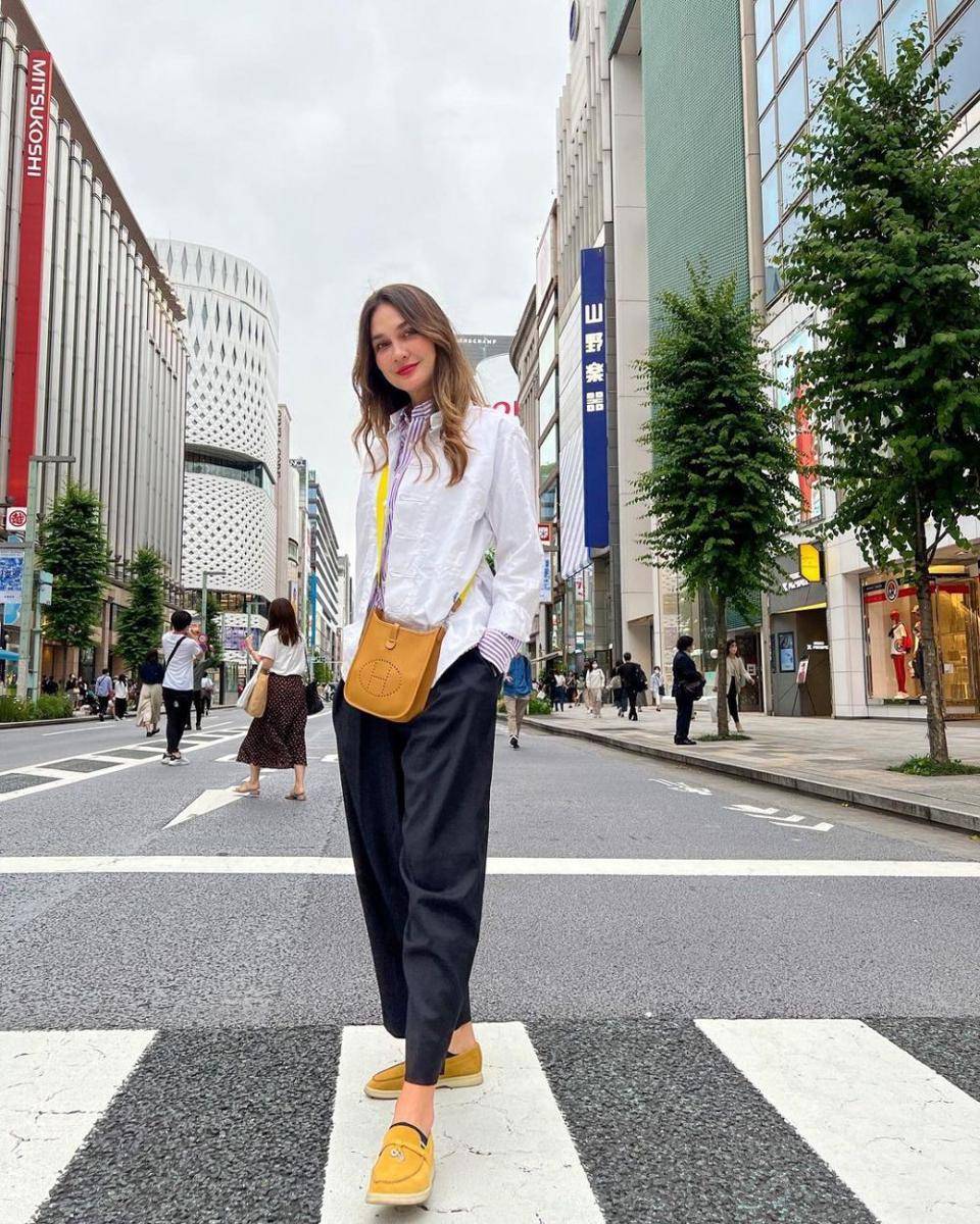 Kemeja ala Luna Maya (instagram.com/lunamaya)