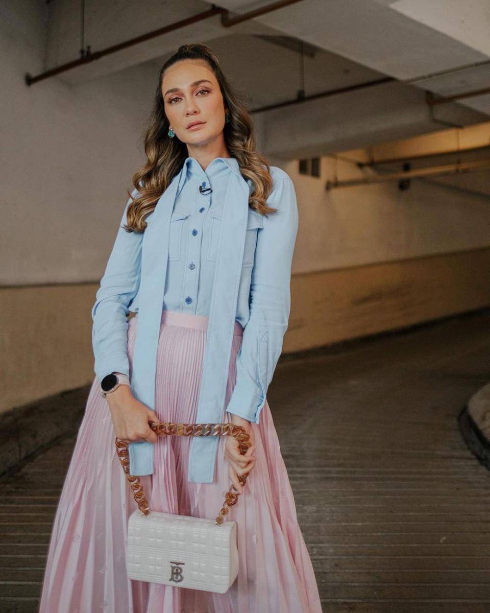 Kemeja ala Luna Maya (instagram.com/lunamaya)