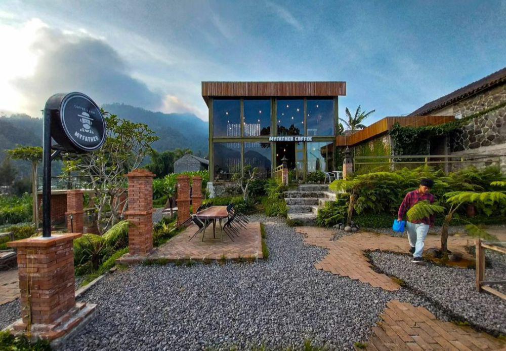 9 Info Myfather Coffee and Resto, Cafe dengan View Merapi di Boyolali