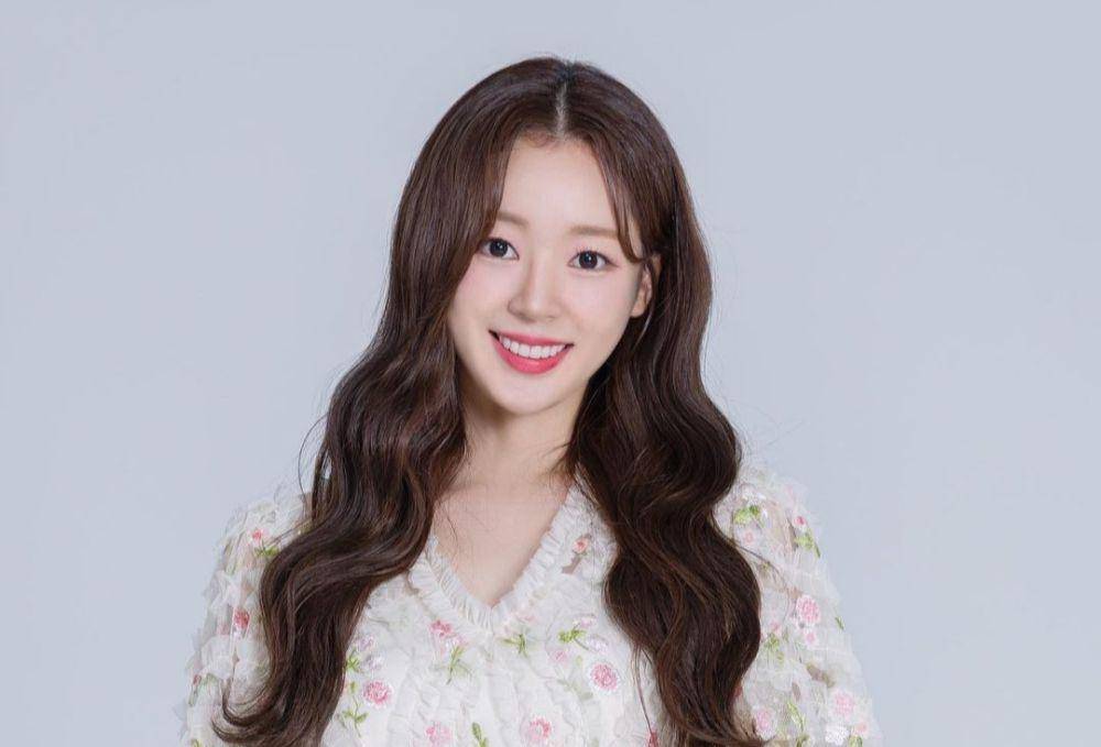 Choi Chae-Won (instagram.com/esvnels)