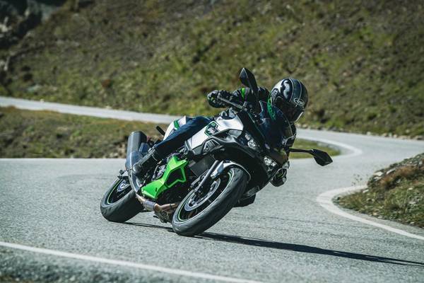 Kawasaki Ninja 7 Hybrid (Kawasaki)