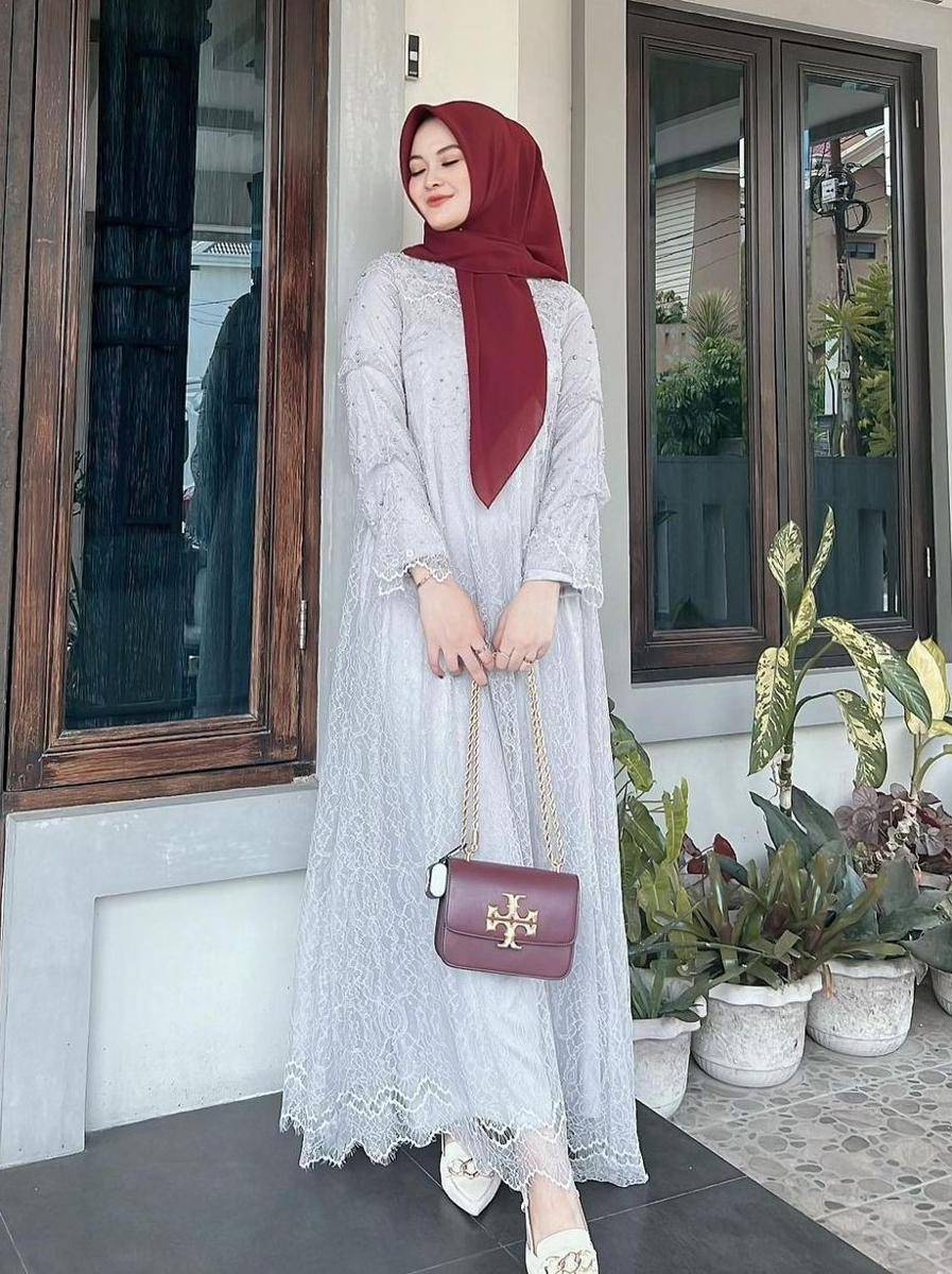 OOTD pesta hijab (instagram.com/zihanshvira)