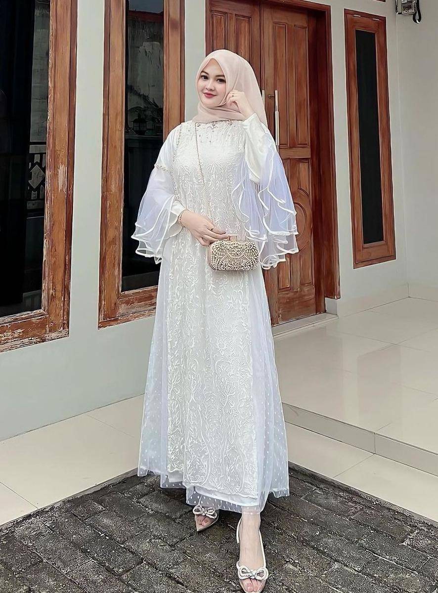 OOTD pesta hijab (instagram.com/zihanshvira)