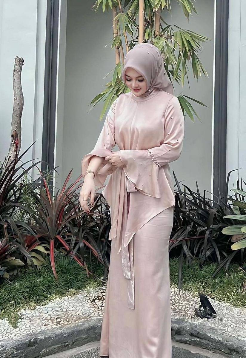 OOTD pesta hijab (instagram.com/zihanshvira)