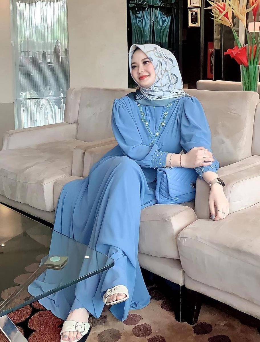 OOTD pesta hijab (instagram.com/zihanshvira)