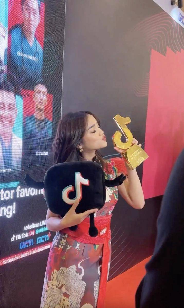 momen Fuji menang TikTok Awards 2023 (instagram.com/fuji_an)