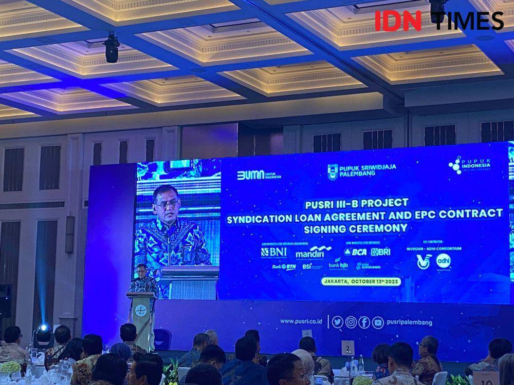 Penandatanganan Perjanjian Kredit Pendanaan dan EPC Proyek Pusri-IIIB di Hotel The Langham, Jakarta, Jumat (13/10/2023). (IDN Times/Vadhia Lidyana)