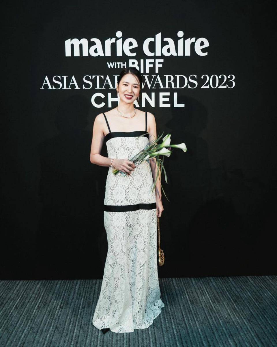 inspirasi dress pesta simpel ala Laura Basuki (instagram.com/laurabas)