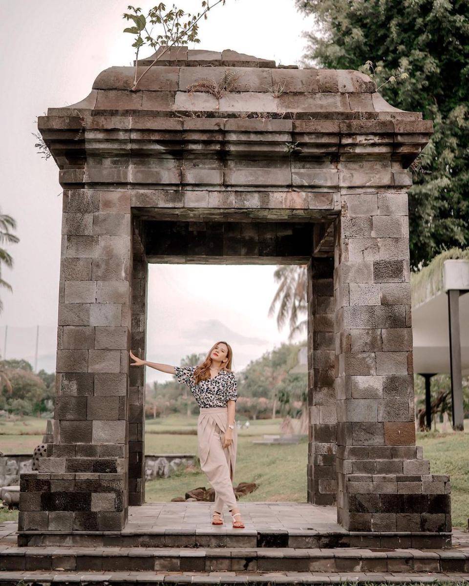outfit ala artis saat liburan ke Jogja (instagram.com/michellejoan_)