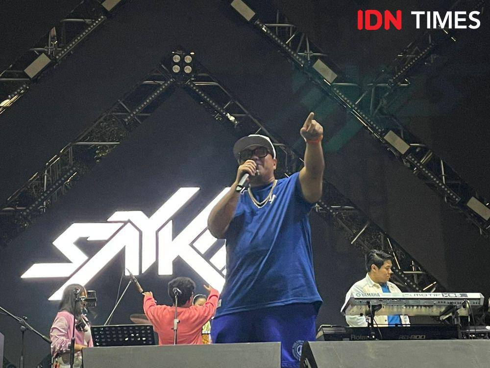 7 Momen Saykoji Tampil di Flavs 2023, Bagiin Topi Seharga Rp700 ribu!