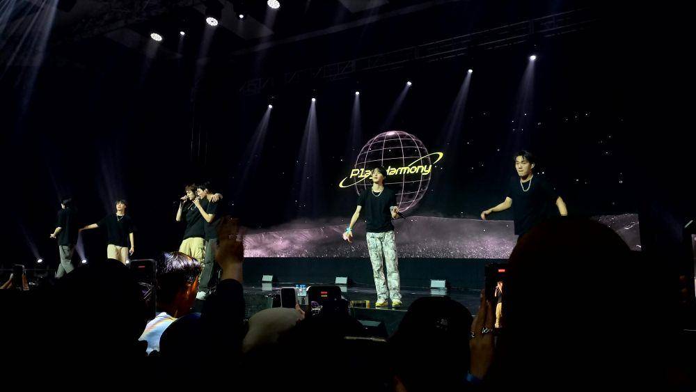 P1HARMONY di P1HARMONY LIVE TOUR [P1USTAGE H:P1ONEER] IN JAKARTA pada Sabtu (14/10/2023) (dok. Pribadi/Ines Melia)