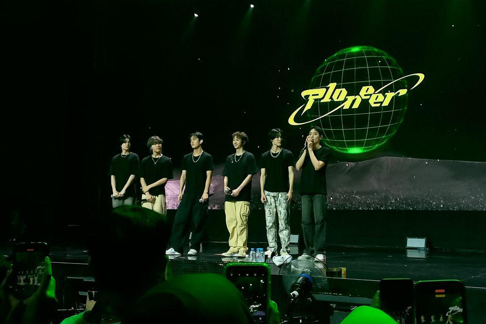 11 Potret Keseruan Konser Perdana P1HARMONY di Jakarta, P1ece Kompak!