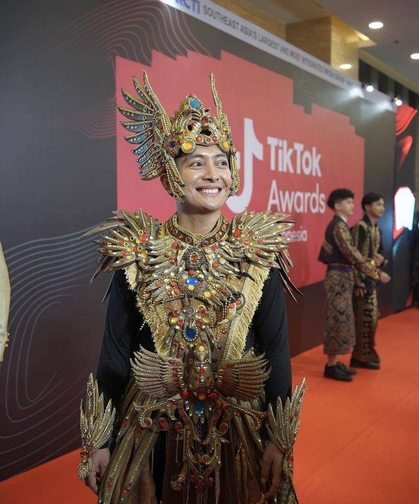 potret Adi Syahreza menang best dressed di TikTok Awards Indonesia 2023 (Instagram.com/adisyah_reza)
