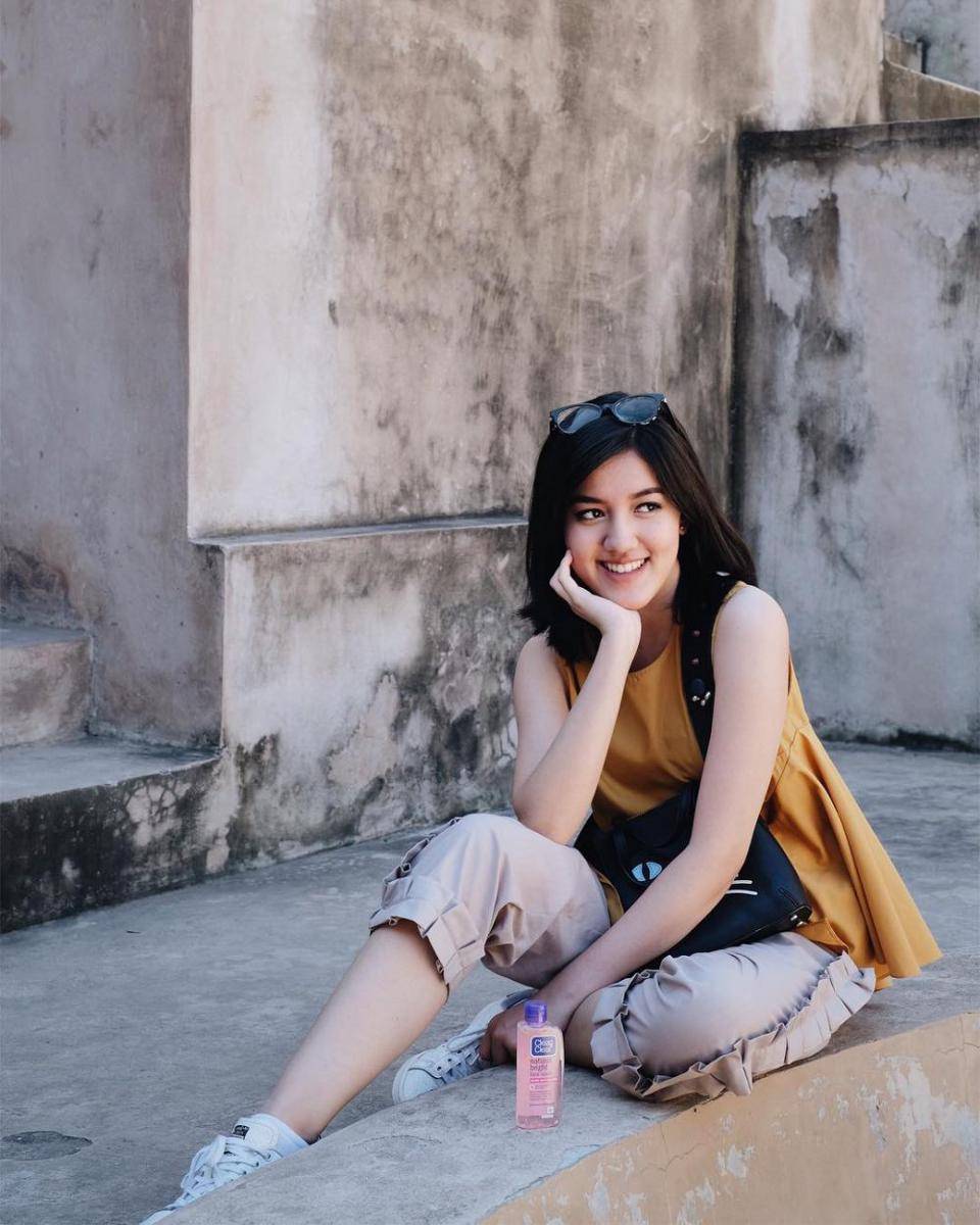 outfit ala artis saat liburan ke Jogja (instagram.com/ifyalyssa)