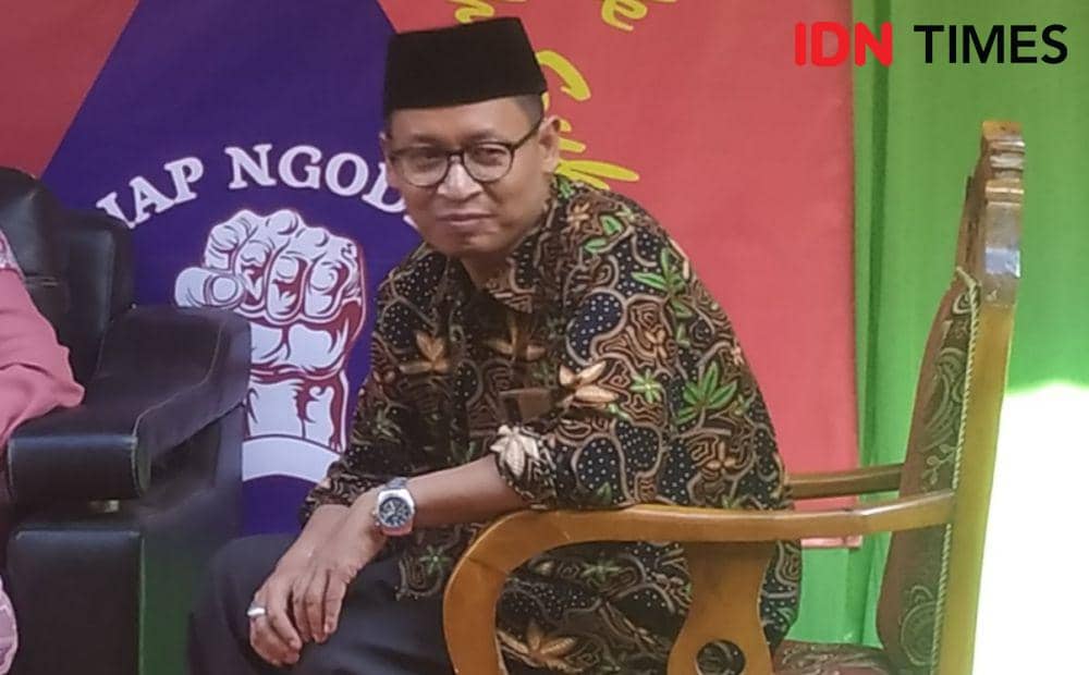 Gus Muh yang meras terharu ketika Risty Tagor berbagi pengalaman hidup, Sabtu (14/10/2023).(IDN Times/Sutrisno)