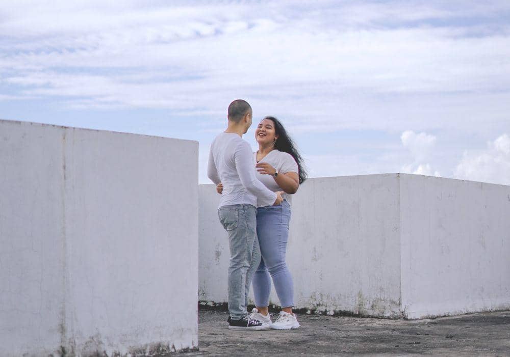 ilustrasi pasangan romantis (unsplash.com/nada)