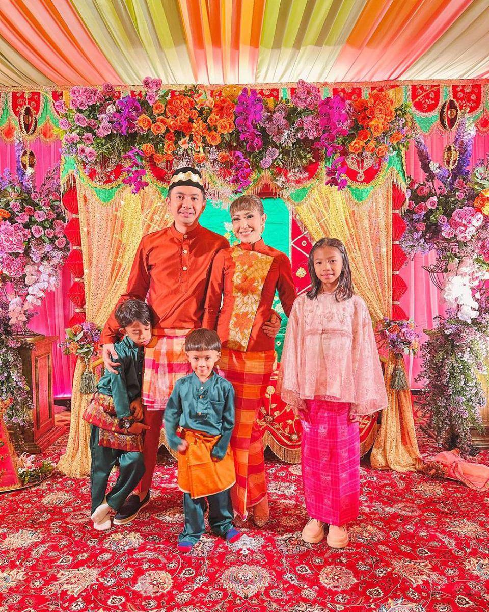 potret Ayu Dewi di rangkaian prosesi pernikahan kerabat (instagram.com/mrsayudewi)