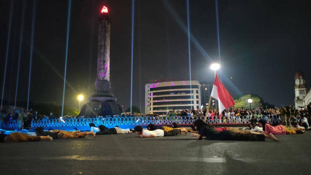 Pertunjukan teatrikal peringatan Pertempuran Lima Hari di Semarang di Kawasan Tugu Muda, Kota Semarang, Sabtu (14/10/2023). (dok. Pemkot Semarang)