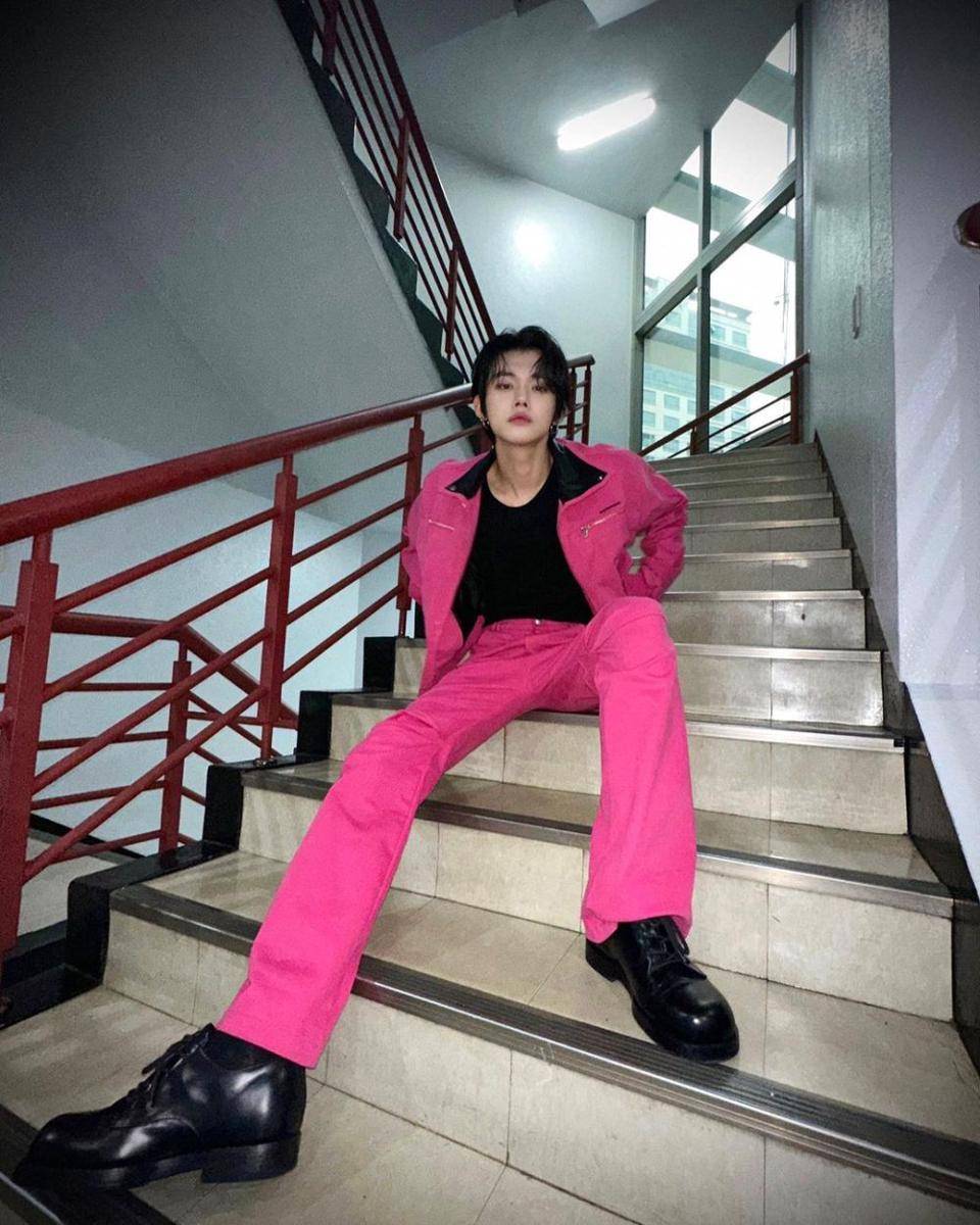 outfit cerah ala Yeonjun TXT (instagram.com/txt.bighitofficial)