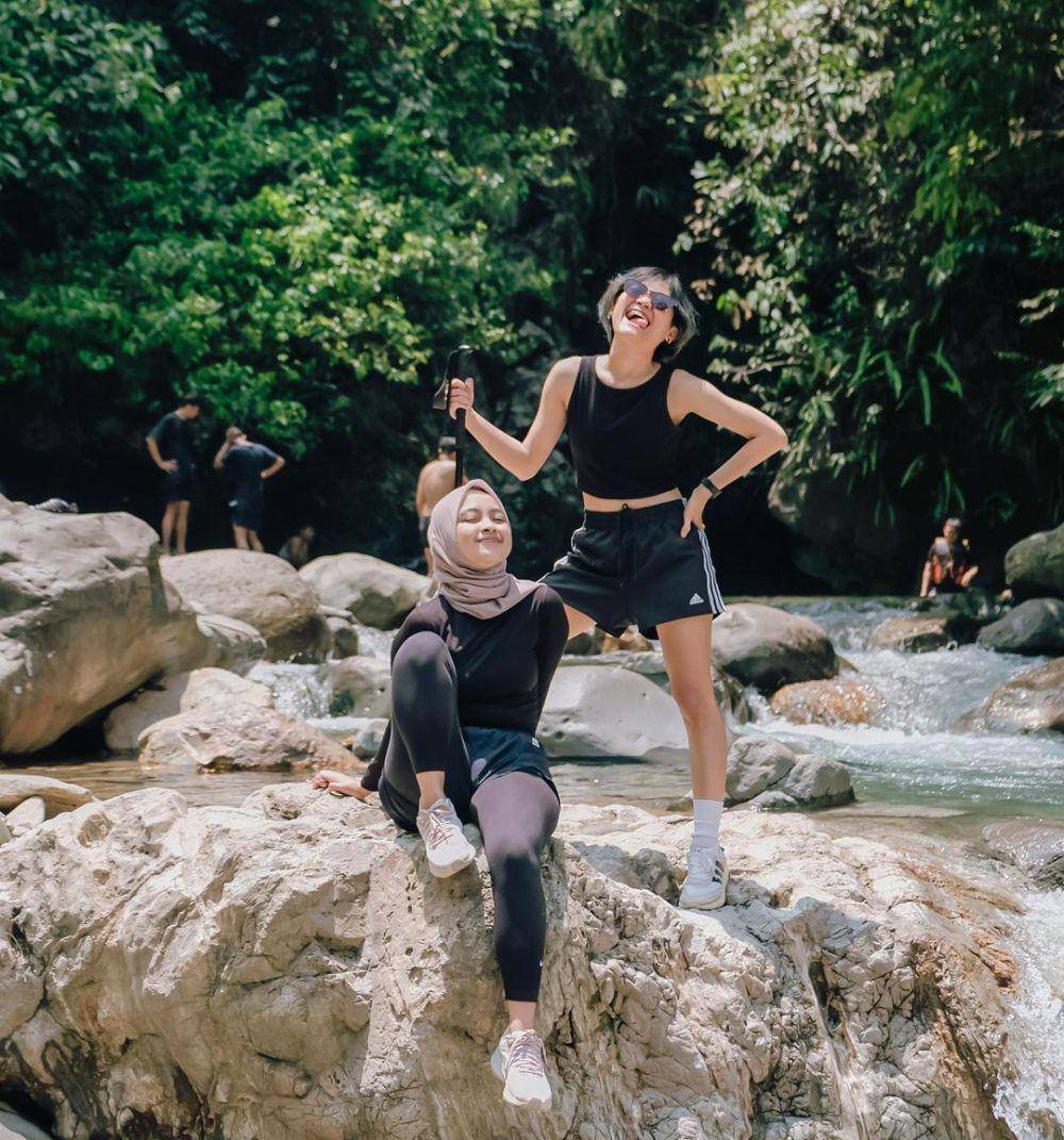potret Aci Resti dan sahabat (instagram.com/aciresti)