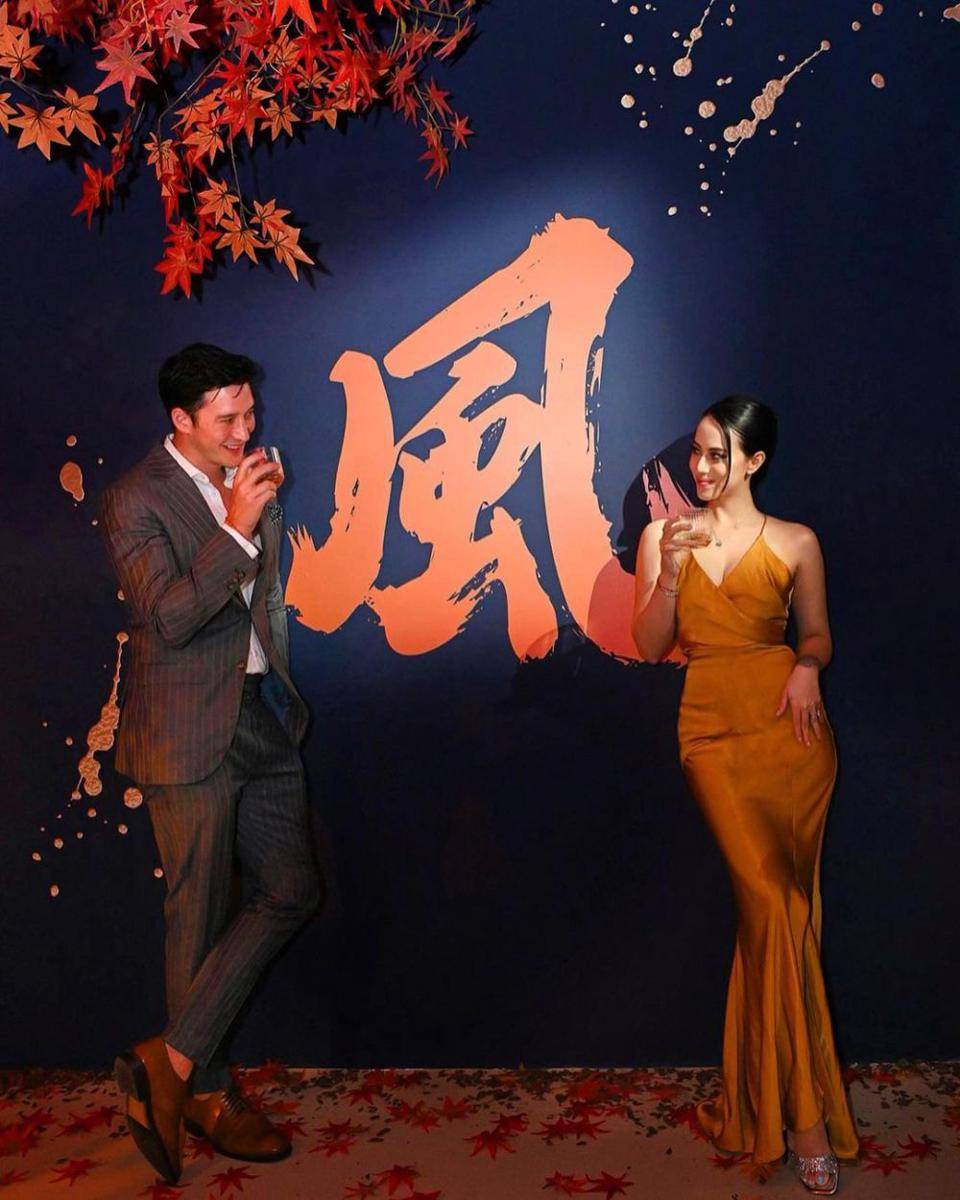 Mike Lewis dan Istri saat di peluncuran Johnnie Walker Blue Label Elusive Umami di Singapura. (instagram.com/mike_lewis)
