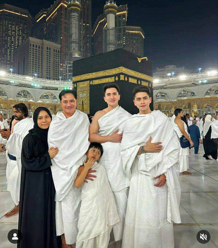 potret Verrell Bramasta tunaikan umrah diawal Oktober 2023 (instagram.com/athallanaufal7)