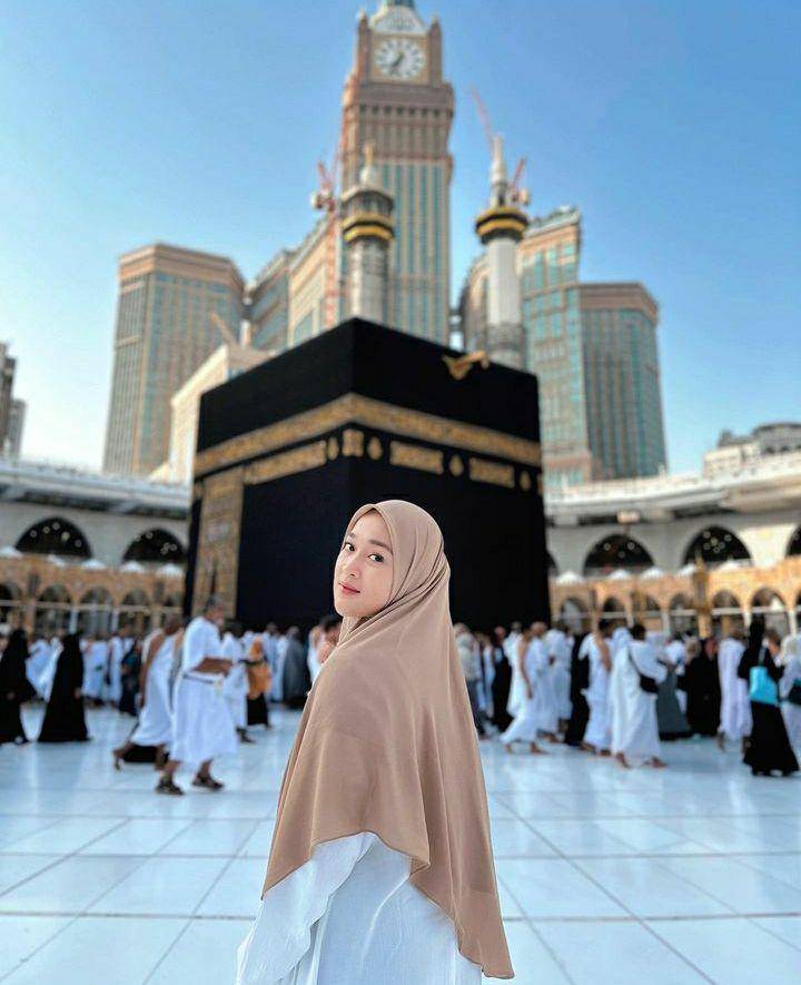 potret Ririe Fairus tunaikan umrah diawal Oktober 2023 (instagram.com/ririe_fairus)
