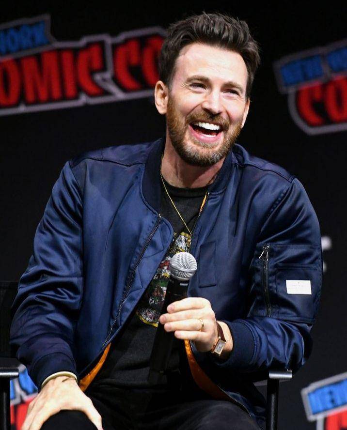 potret Chris Evans di New York Comic Con 2023 (instagram.com/entertainmenttonight)
