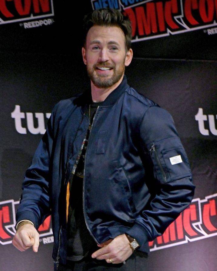 potret Chris Evans di New York Comic Con 2023 (instagram.com/entertainmenttonight)