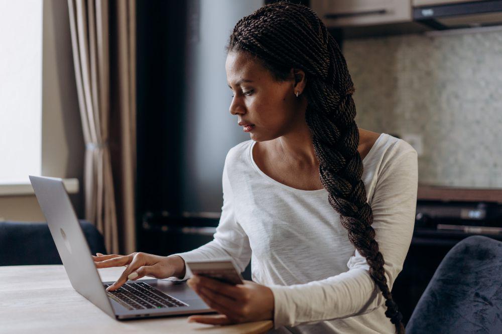 5 Tips Ampuh Menghindari Penipuan Online yang Marak Terjadi