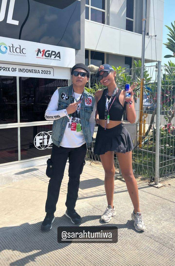Artis nonton motogp (Instagram.com/pergijauh)