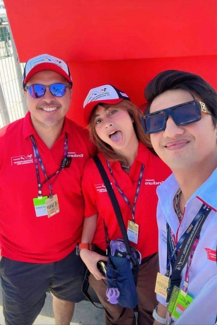 Artis nonton motogp (Instagram.com/harrisvriza)