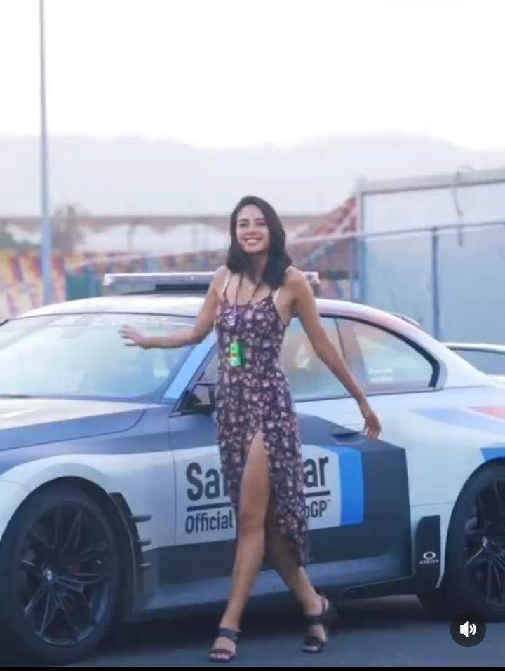 Artis nonton motogp (Instagram.com/aurelia)