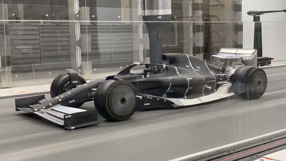 Mobil balap Formula 1 saat sedang dalam pengujian di terowongan angin. (formula1.com)