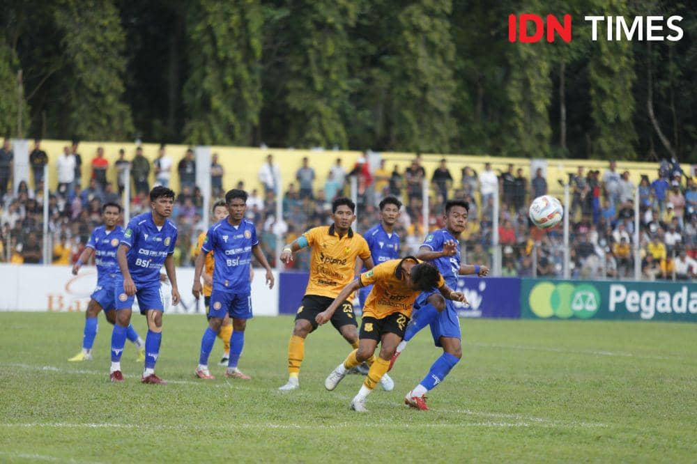 Duel PSDS versus Persiraja di Stadion Baharoeddin Siregar Lubukpakam, Sabtu (14/10/2023) (IDN Times/Doni Hermawan)