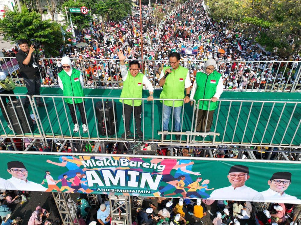 Warga Padati Jalan Pahlawan Ikuti Jalan Sehat Bareng AMIN