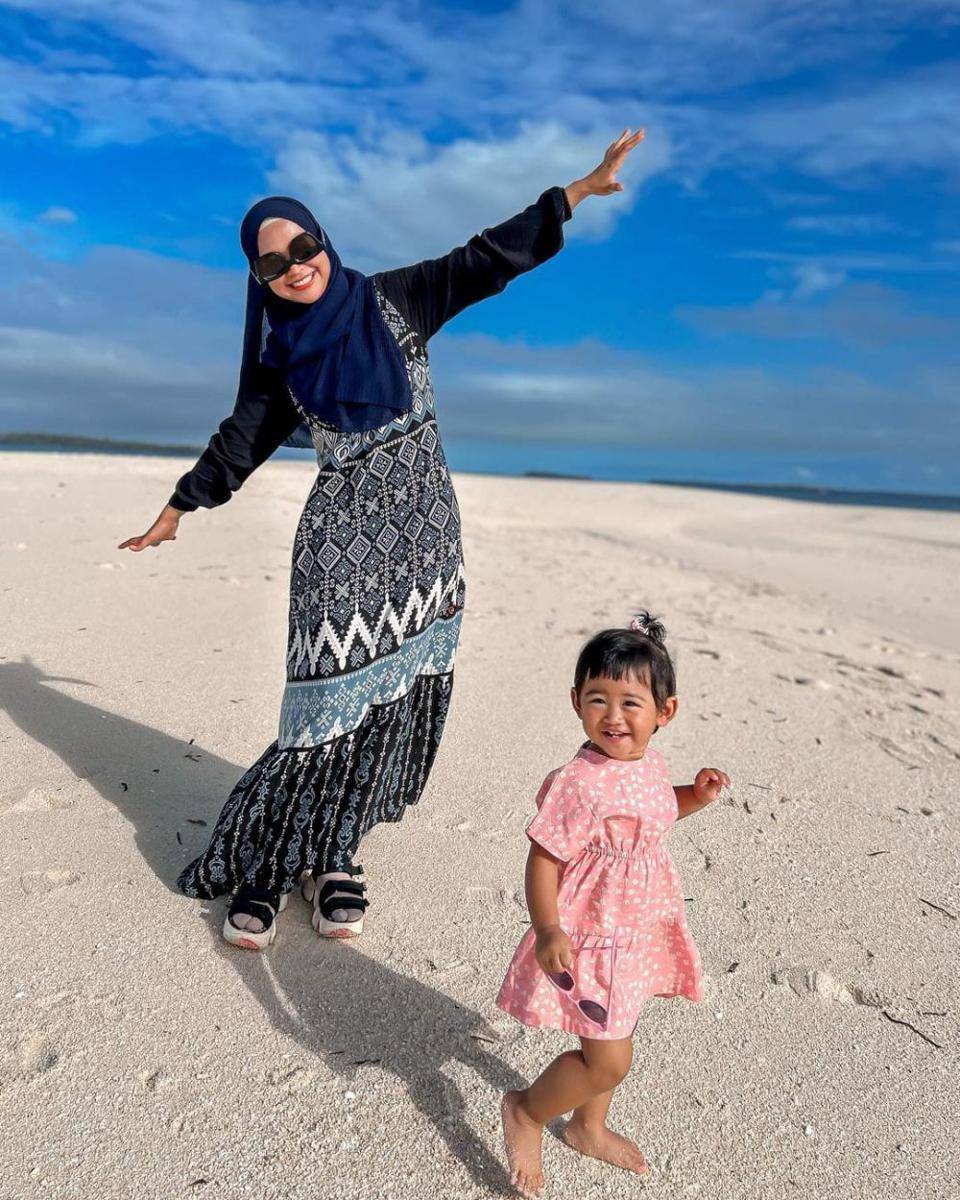 potret liburan Cut Raifa Aramoana (instagram.com/riaricis1795)