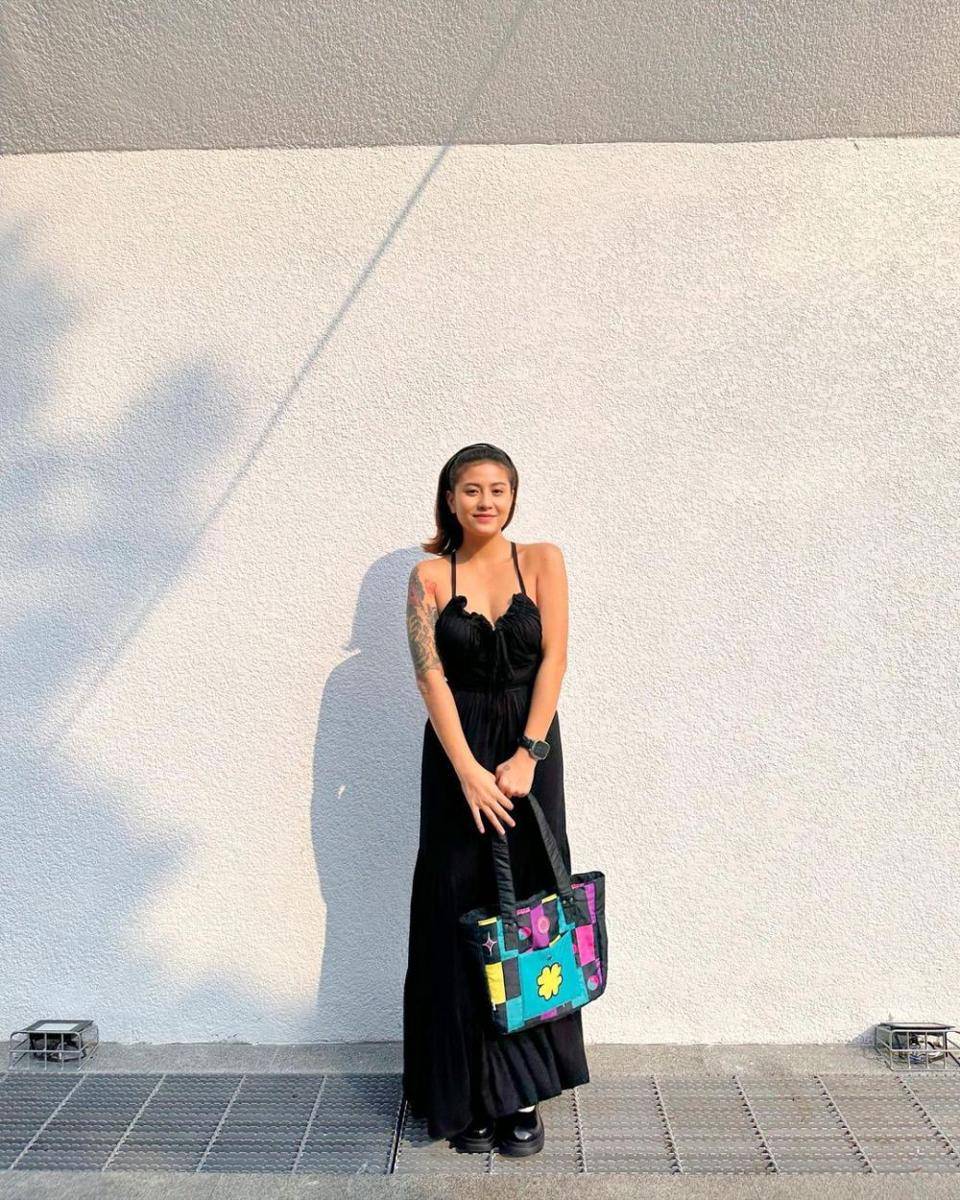 Gaya santai Karin Novilda (instagram.com/narinkovilda)